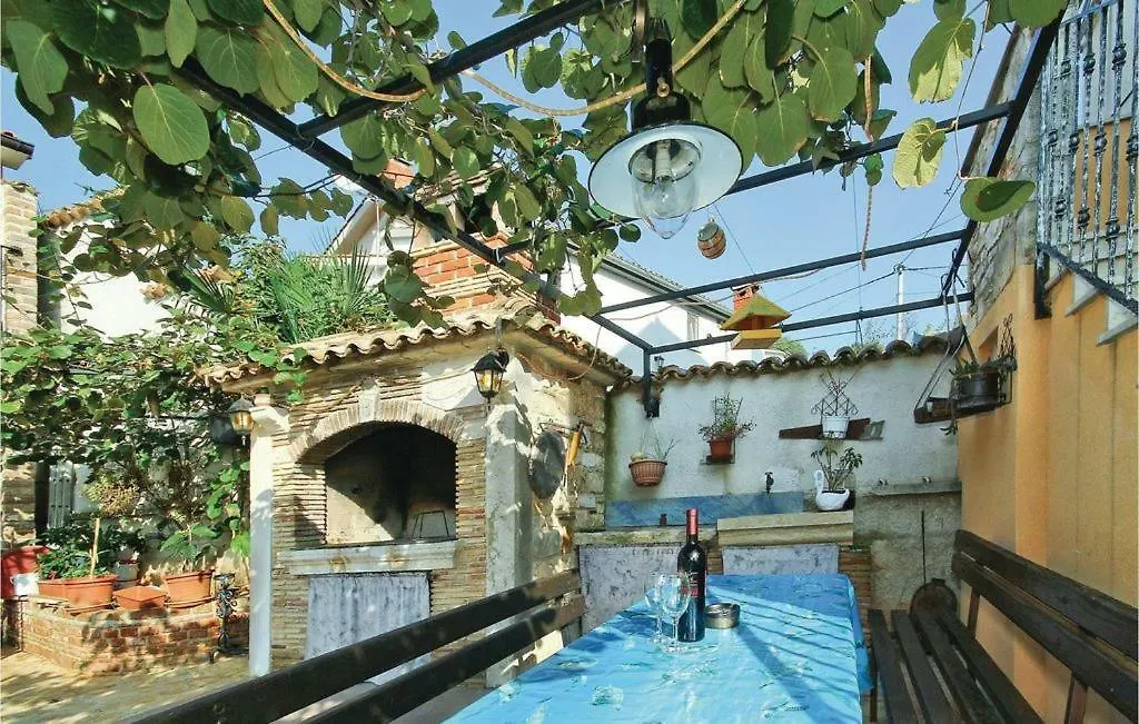Mugeba 3 bedroom accommodation Porec Appartamento