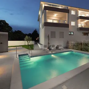 Viras Luxury , Pula Kroatien